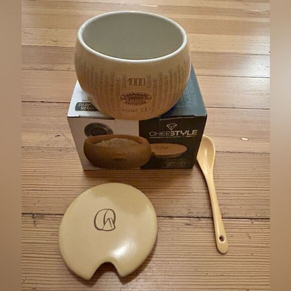 Emilia Food Love ceramic cheese box and ceramic cheese spoon. NWT, NIB. - Picture 8 of 14